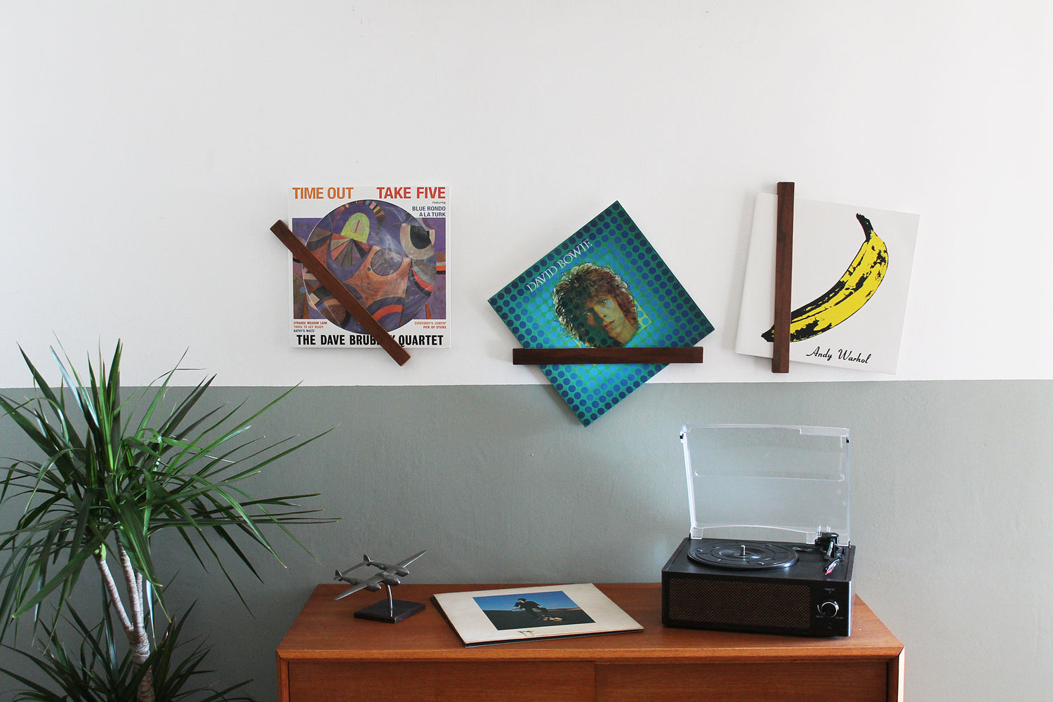 Wood vinyl record frame | LP holder. Set of 3 pcs.